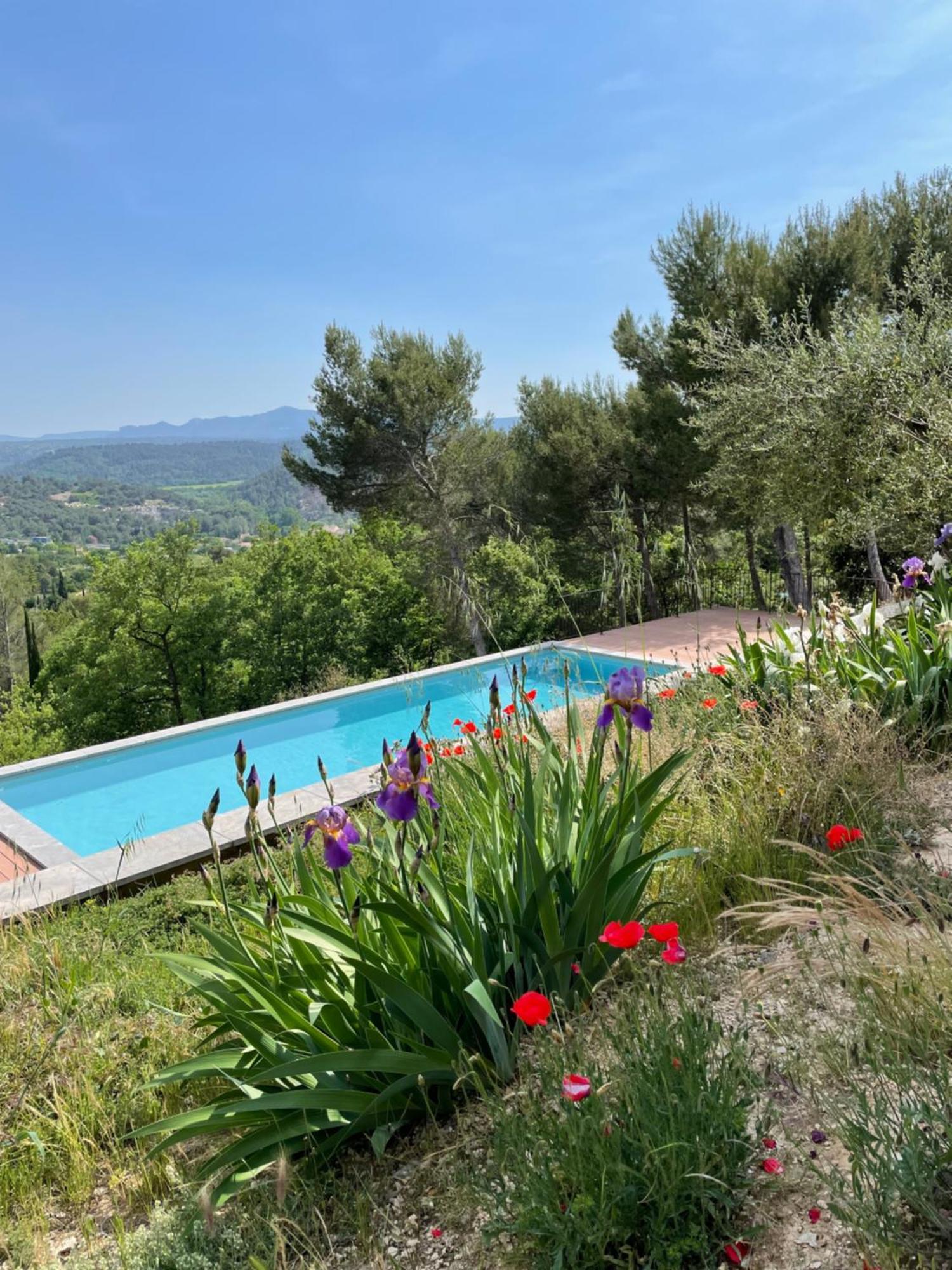 Villa Lumineuse Avec Piscine Clim 1Ere Etage Vue Panoramique Sur Les Montagnes Sur Le Site De La Sainte-Victoire Le Tholonet Zewnętrze zdjęcie
