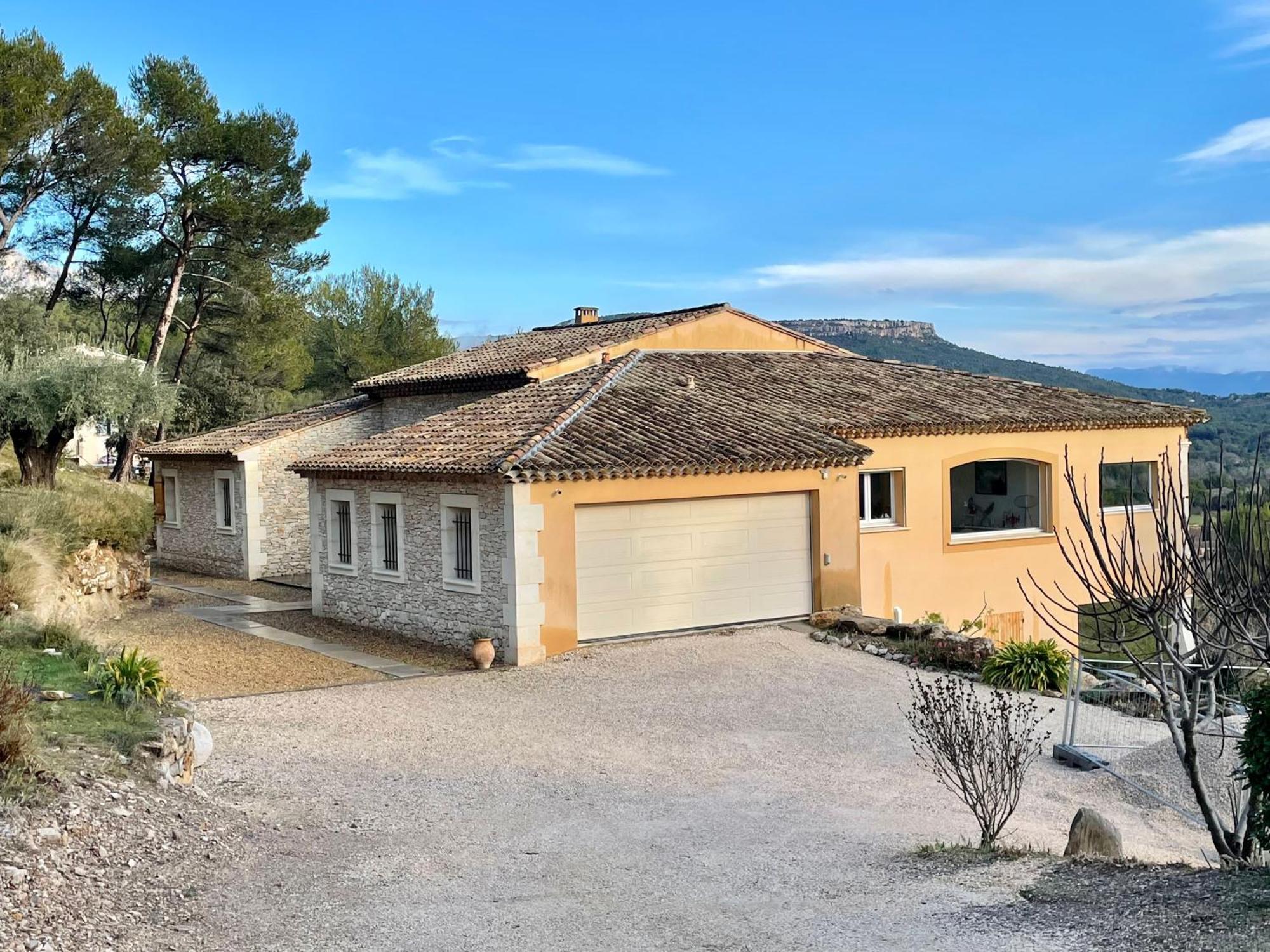 Villa Lumineuse Avec Piscine Clim 1Ere Etage Vue Panoramique Sur Les Montagnes Sur Le Site De La Sainte-Victoire Le Tholonet Zewnętrze zdjęcie
